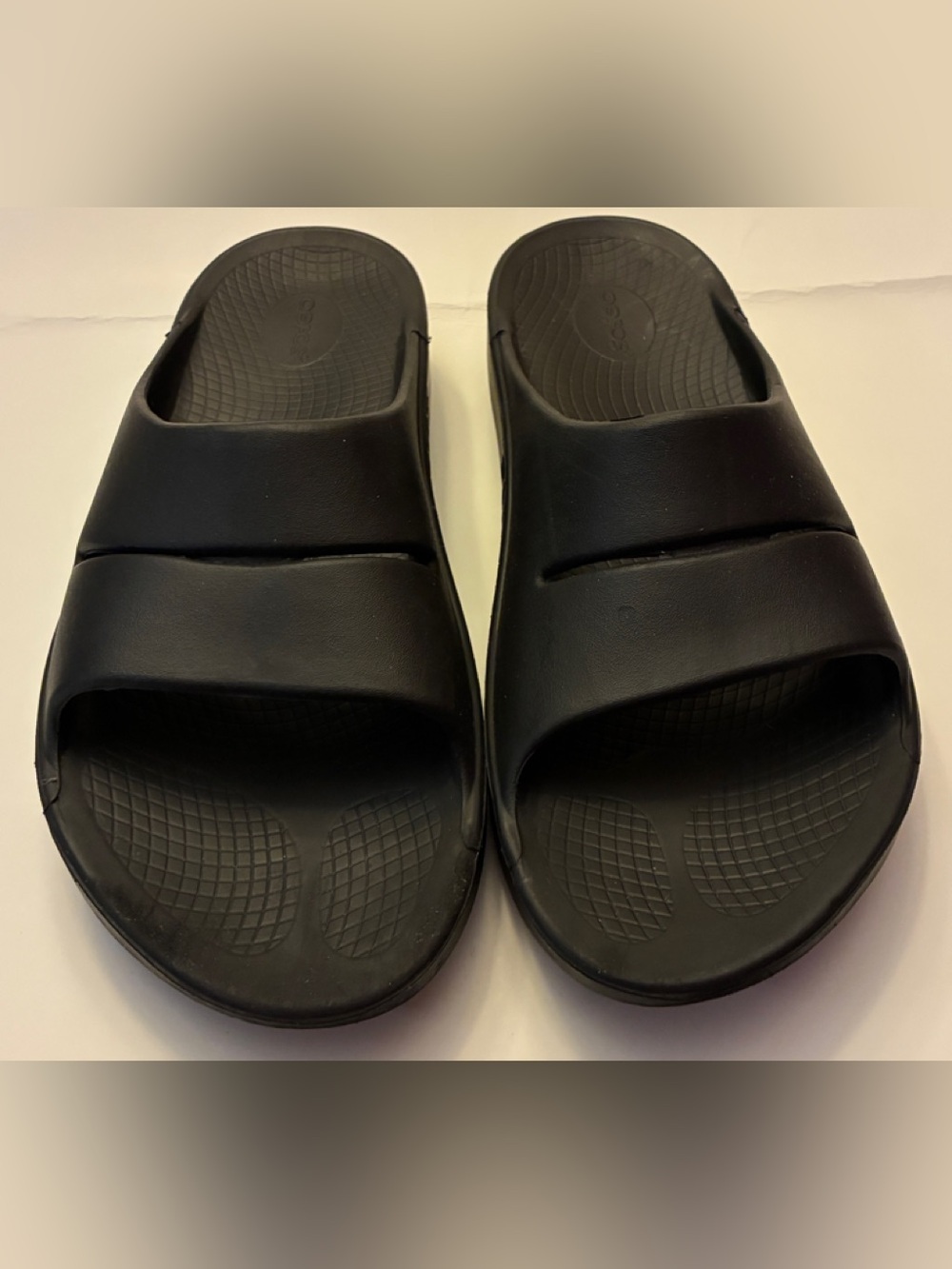 OOFOS Men's Black Slide Sandals